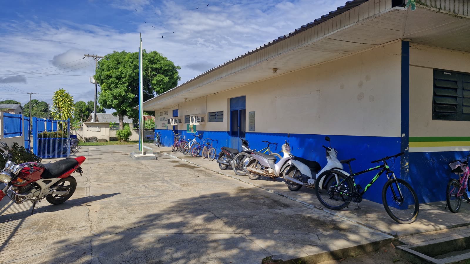 Fachada da escola