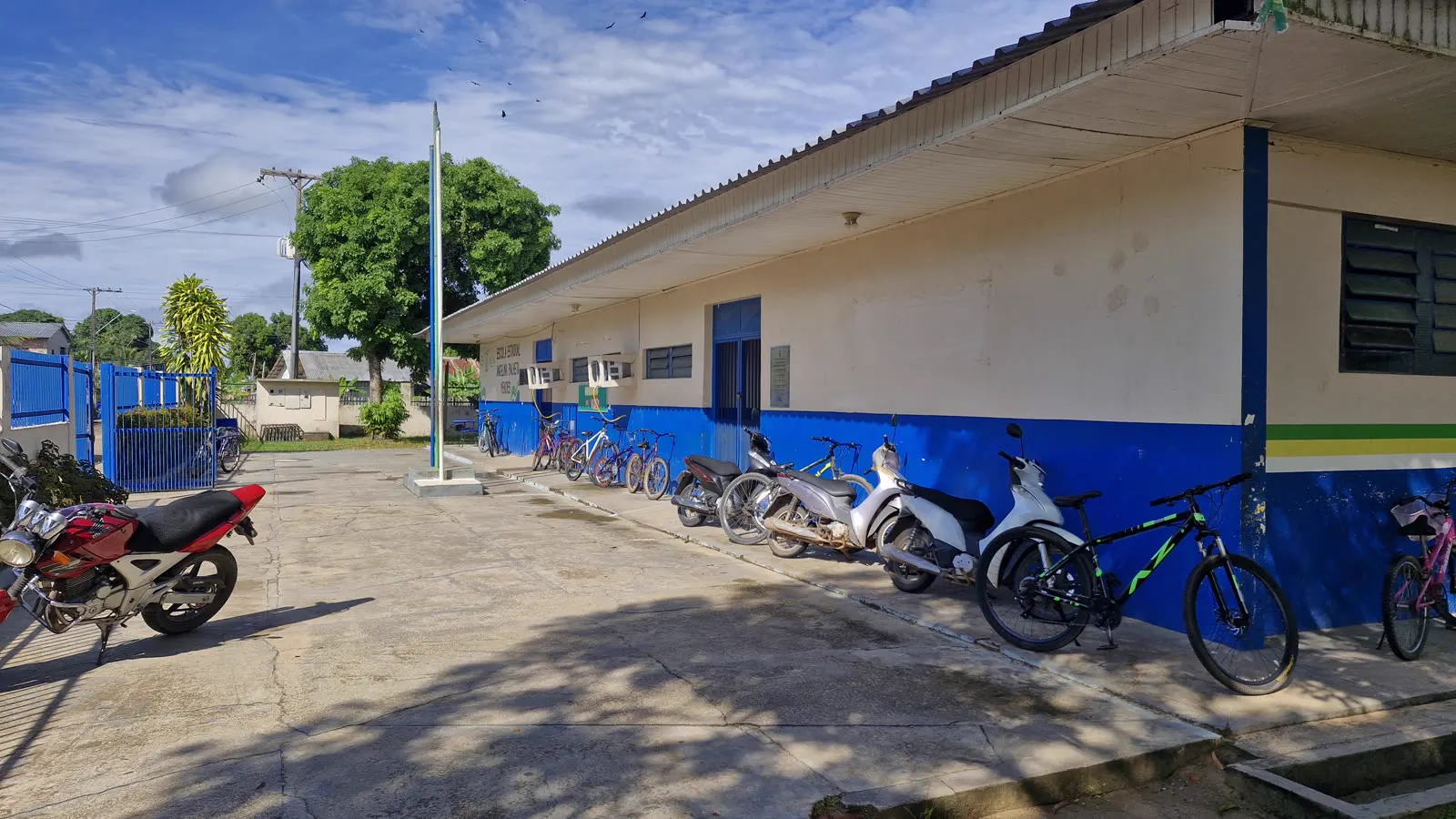 Fachada da escola