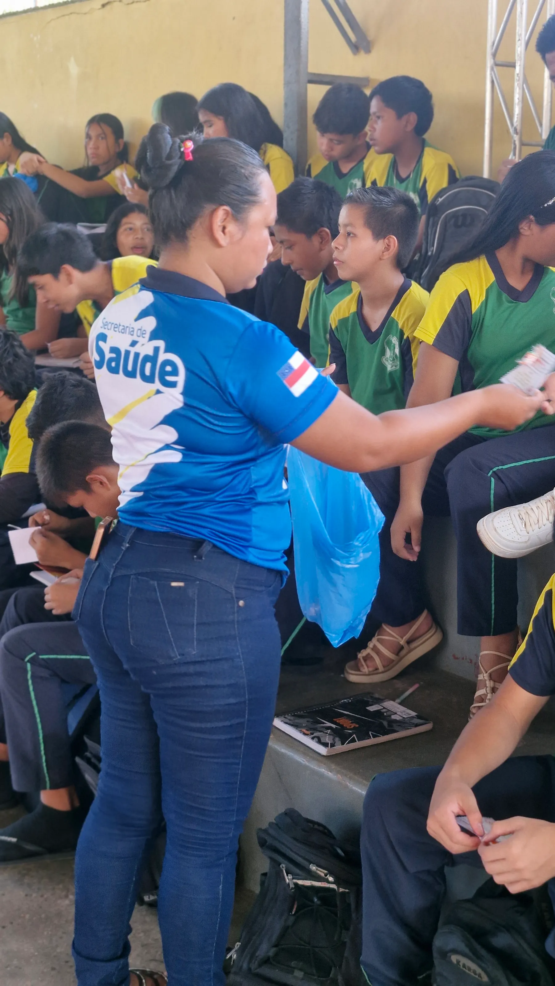 A E. E. Angelina Palheta Mendes recebe a equipe do PSE para palestra de prevenção