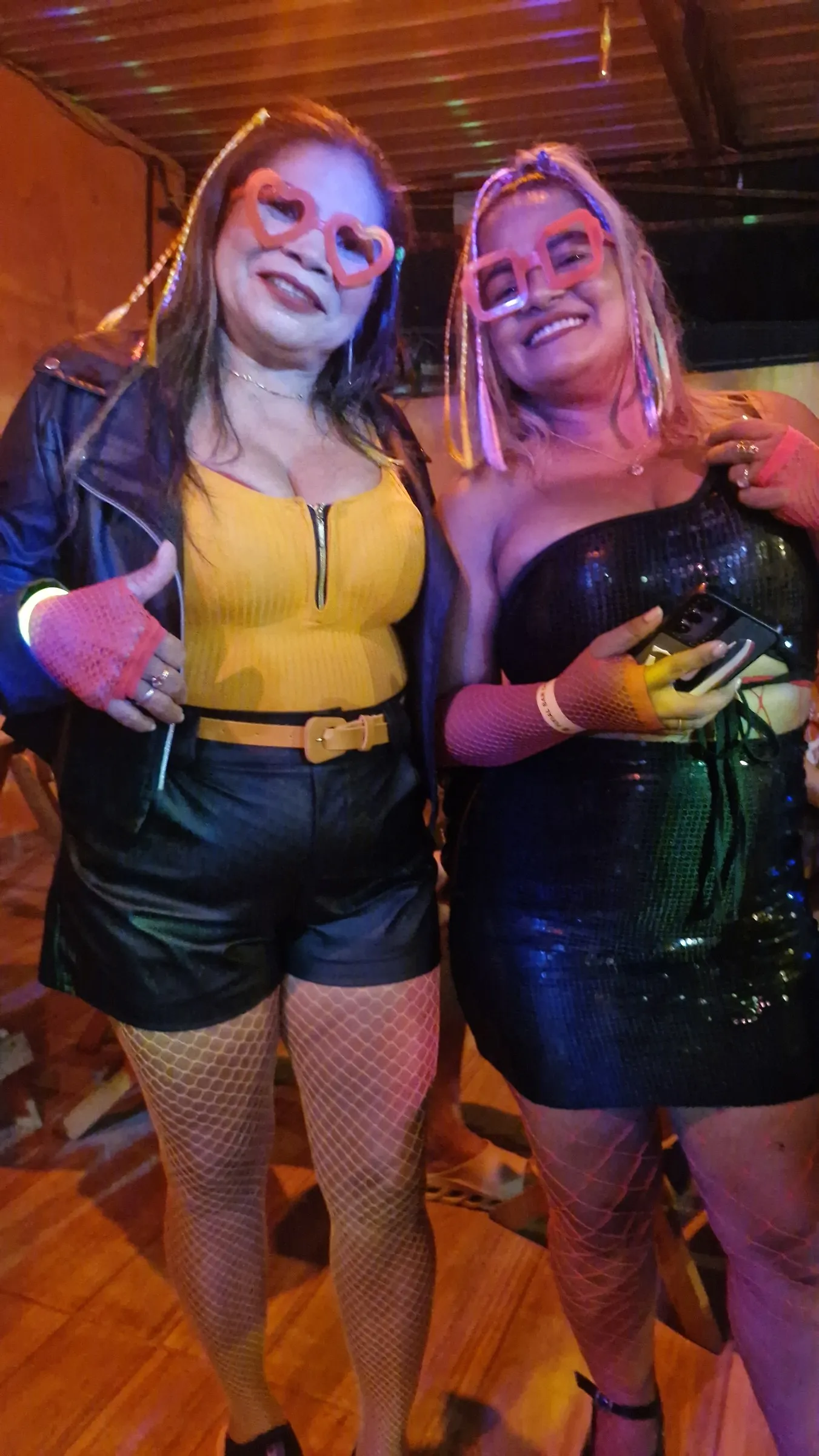Noite do Flashback reúne educadores e servidores em festa do Dia do Servidor Público