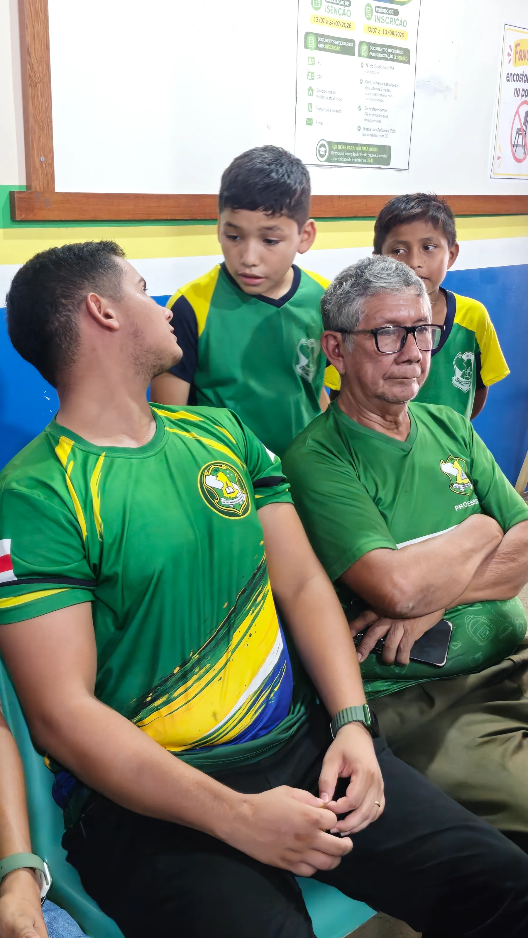 Professores e alunos na celebração
