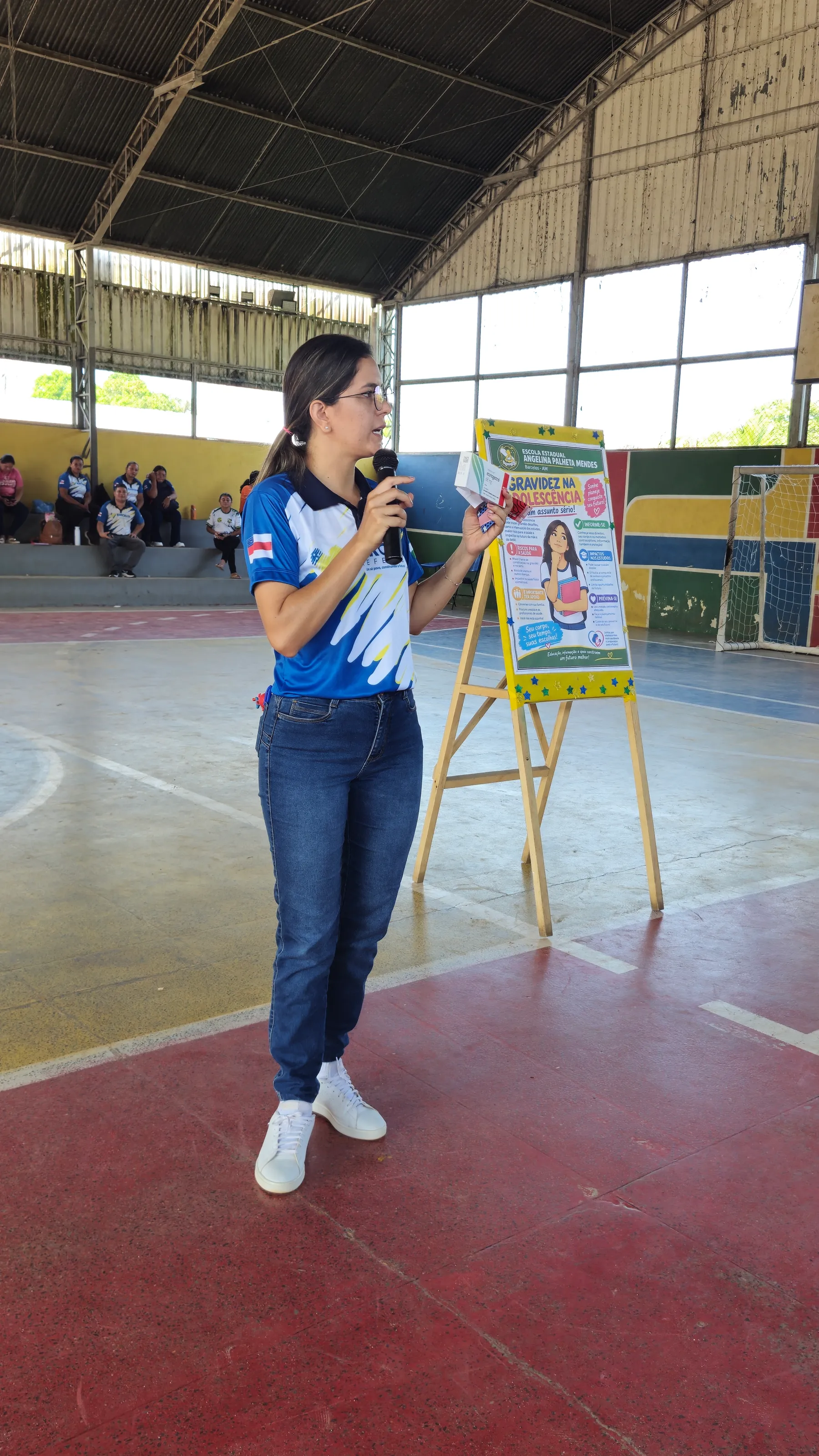 A E. E. Angelina Palheta Mendes recebe a equipe do PSE para palestra de prevenção